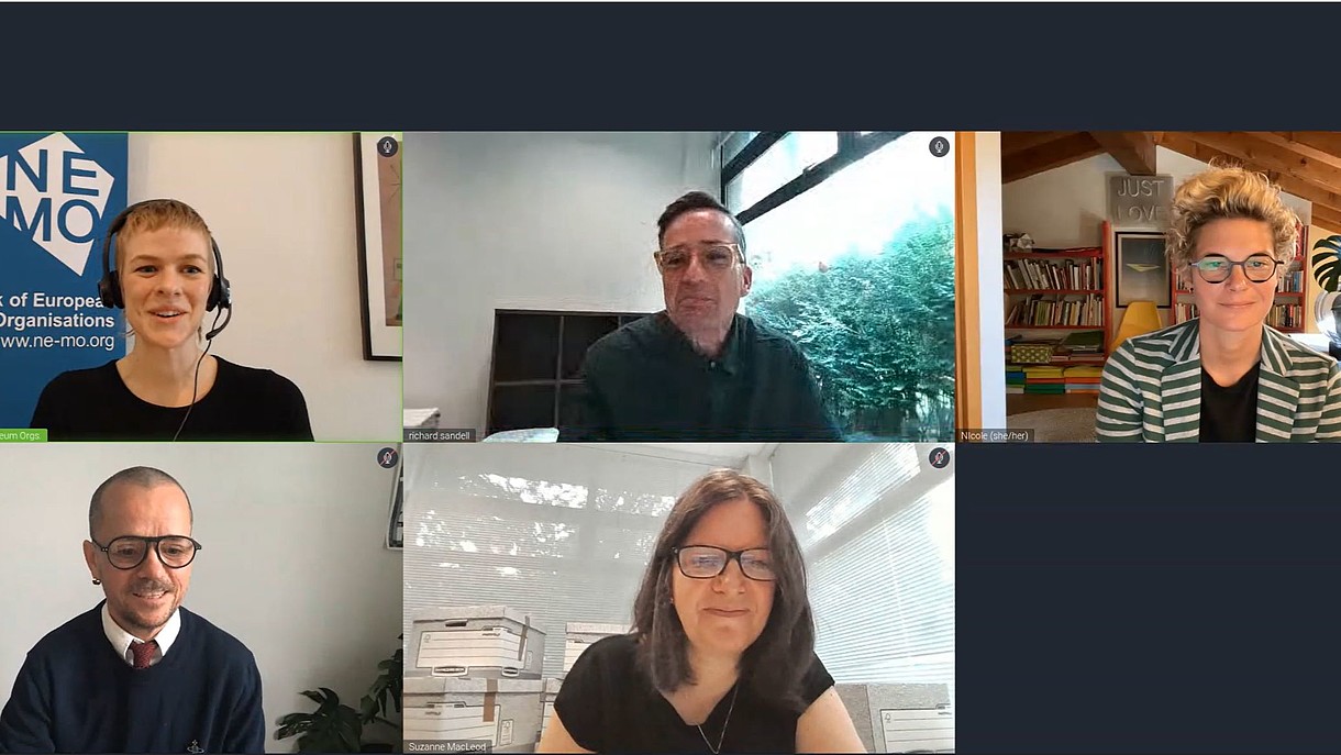  Screenshot of an online meeting room showing 5 people in 5 separate video streams. 